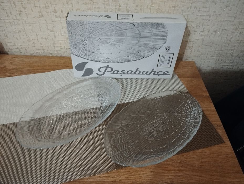 Скляні блюда, нові