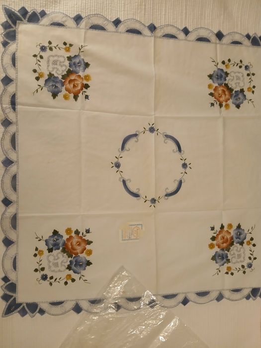 Toalha de mesa quadrada NOVA