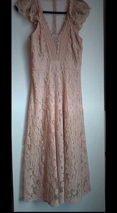 Sukienka koronkowa midi