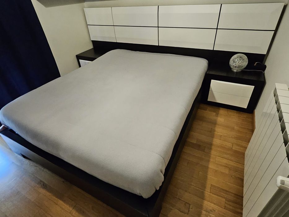 Cama de Casal com Estrado e Mesinhas de Cabeceira (Sem colchão)