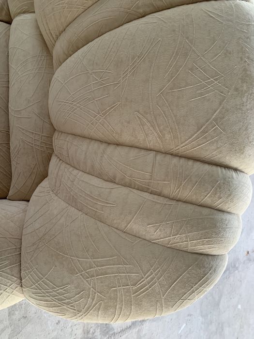 Диван кутовий у гарному стані