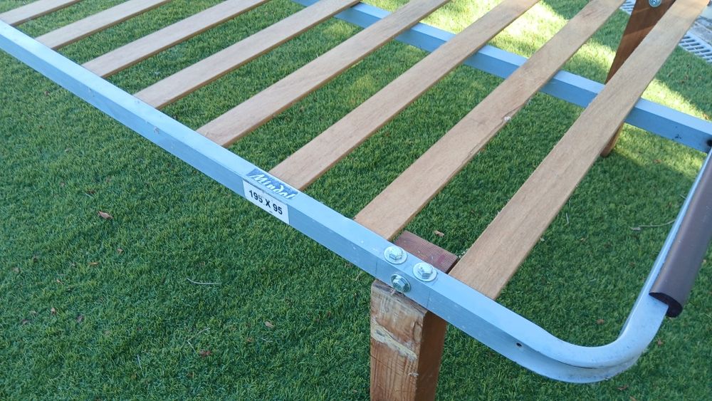 Estrado de cama de 1,95x0,95m