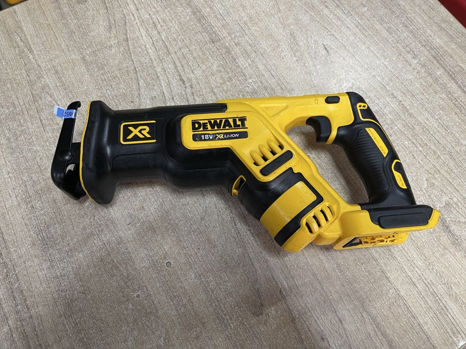 Dewalt DCS367 / безщіткова шабельна пила Девольт