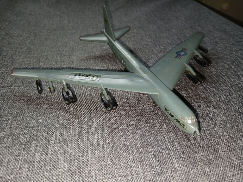 B52 stary model firmy Siku