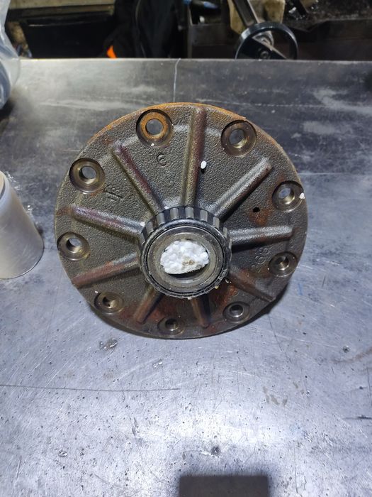 Mechanizm różnicowy przedniego mostu Nissan patrol gr y60 y61