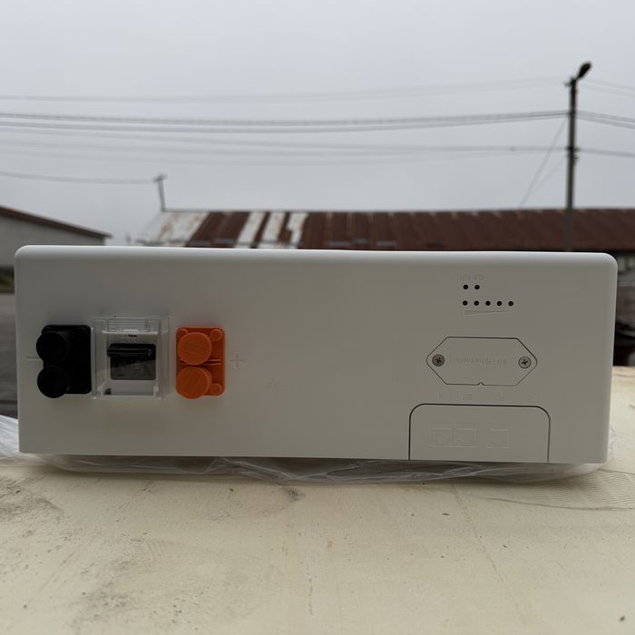 Акумулятор Deye SE-F5 Pro-C LiFePO4 51.2V/100AH, 5.12 kWh (з дисплеєм)
