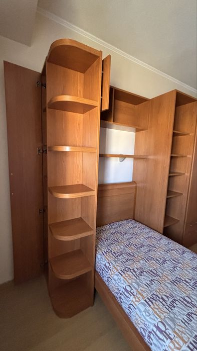 Conjunto móvel e cama de solteiro