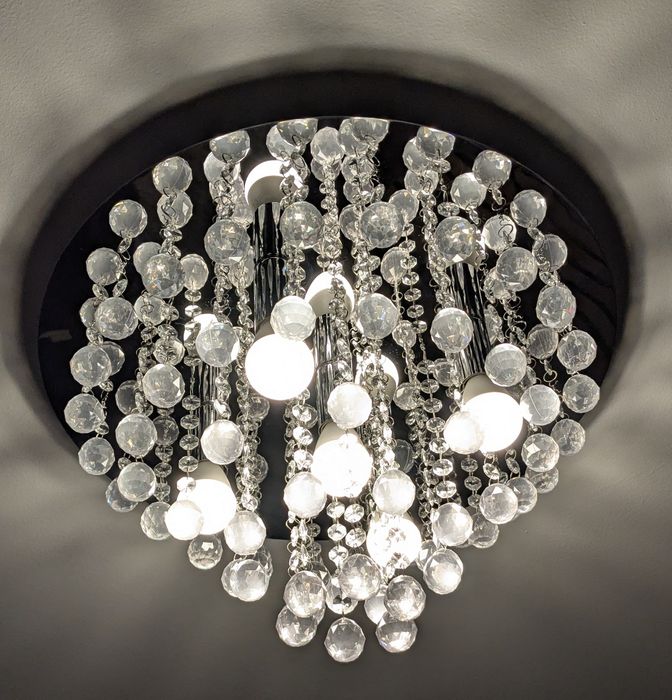 Lampa sufitowa i lampa stojąca, kryształki