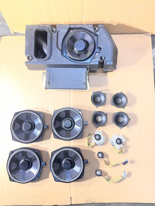 RANGE ROVER VOGUE L405  Zestaw głośników audio  MERIDIAN wzmacniacz