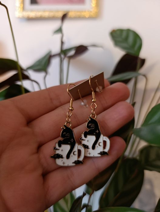 Nowe kolczyki kotek w kubku