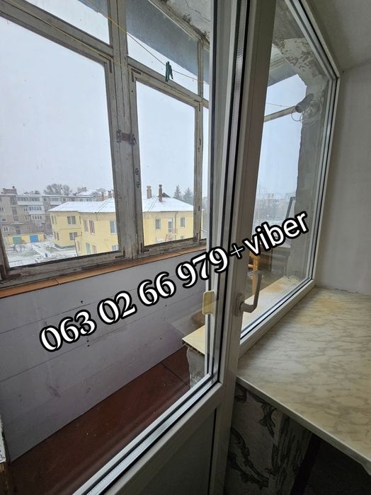 Продам 1-кім квартиру на третьому поверсі