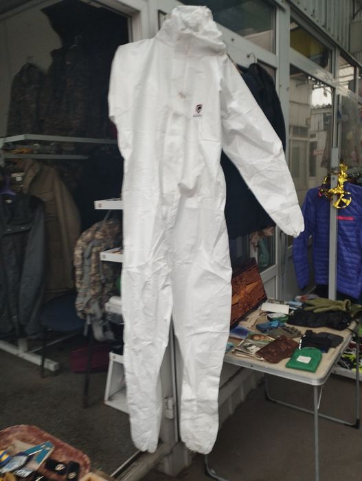 Комбинезон защитный. Цена 125 грн.