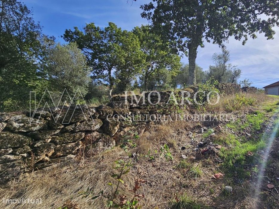 Casa p/ Reconstruir c/ Terreno!