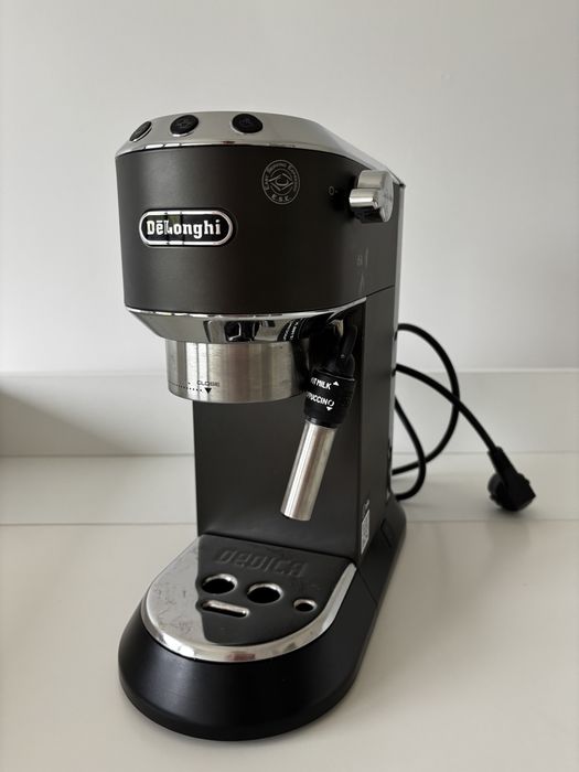 De’Longhi dedica EC685
