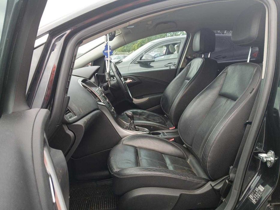 Komplet foteli Opel Astra J Hatchback TADC