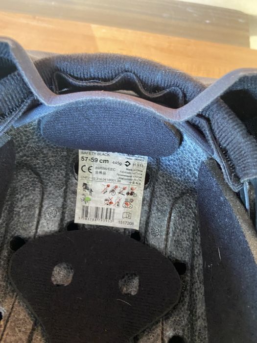 Patins em linha e proteccao capacete