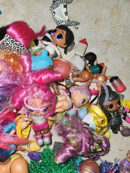 Colecção 53  bonecas lol