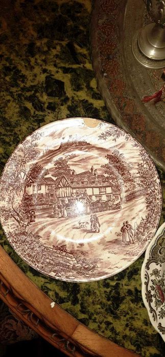 Тарелки под незначительную реставрацию.Англия фарфор.