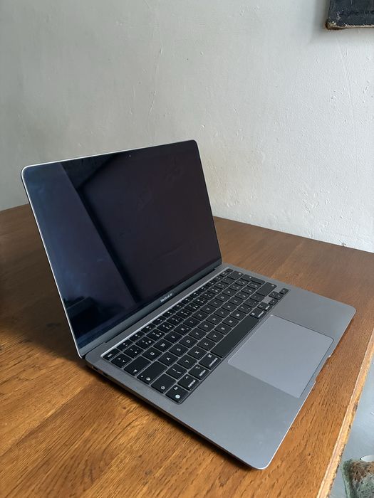 MacBook 13’ M1 16/256gb