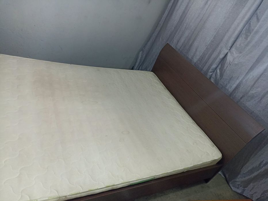 Cama de casal com colchão