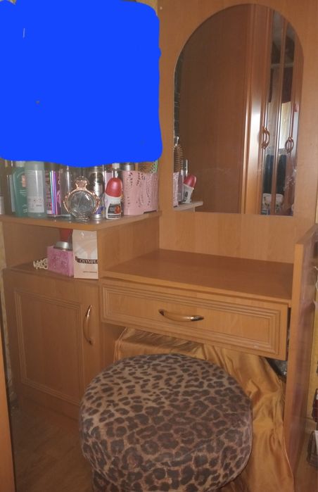 Продам меблі б/в,спальня,кухня,прихожа