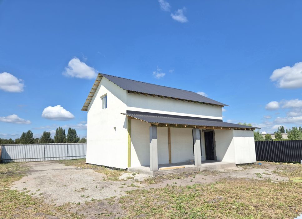 Новий будинок з ремонтом 125 кв.м 4 кімнати 8 сот р-н вул. Параджанова