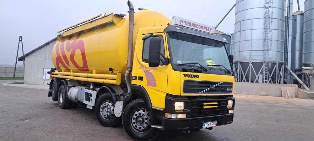 Volvo z wydmuchem do paszy