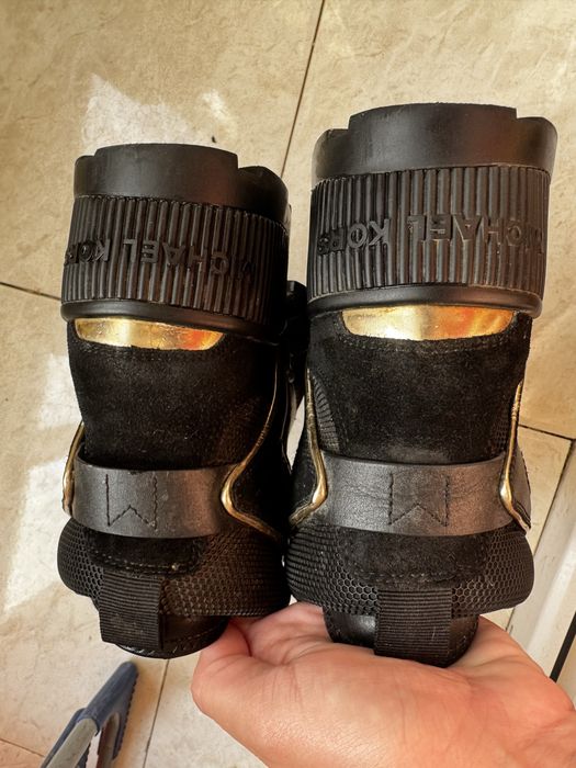Продам чоботи,кросівки ботінки.хайтопи michael kors 8,5