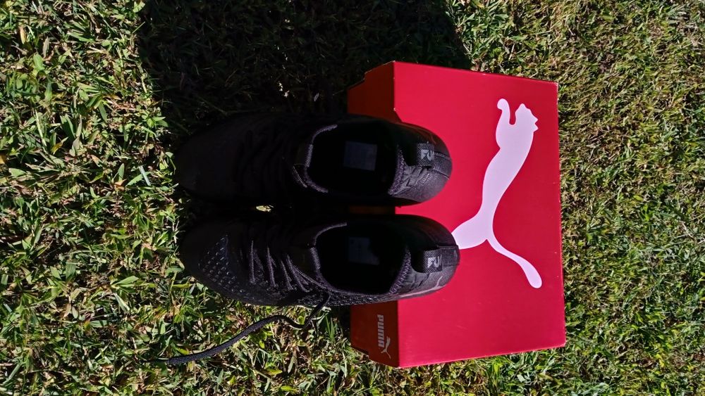 Chuteiras Puma + caneleiras