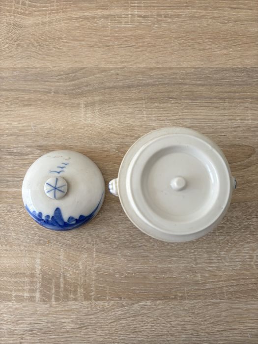 Ceramic Bottle442711765817774081