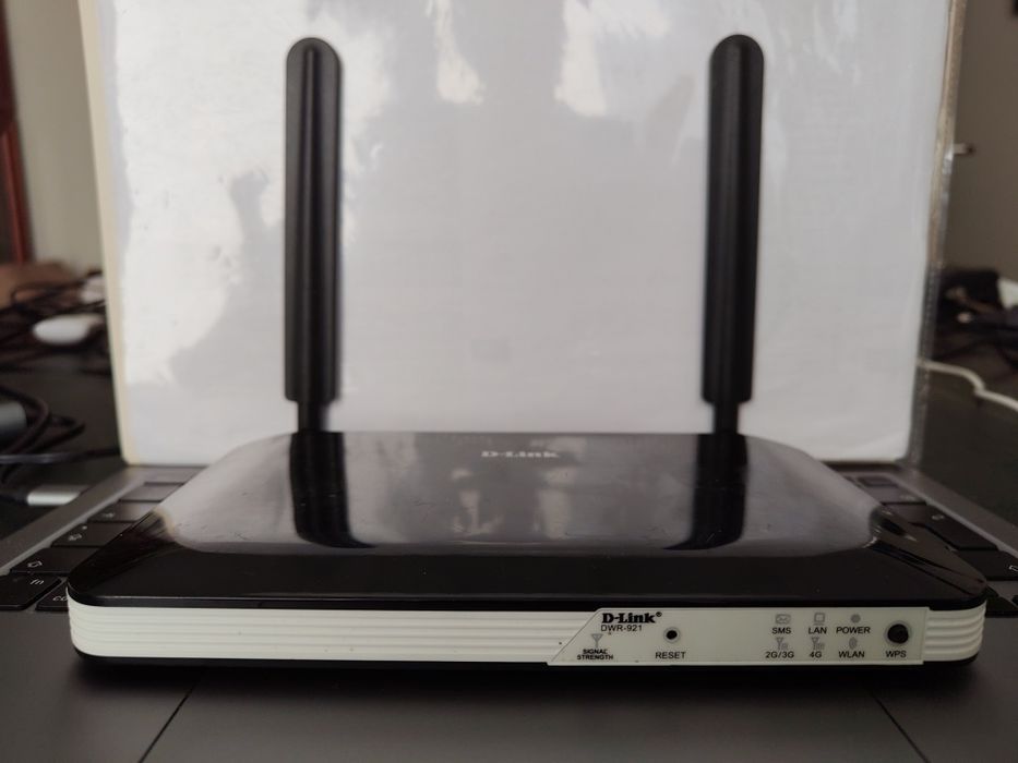 D-Link DWR-921 router 4G LTE