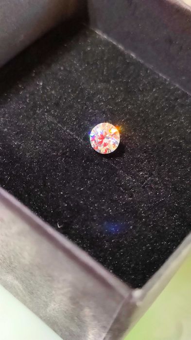 Diamante moissanite com certificado GRA