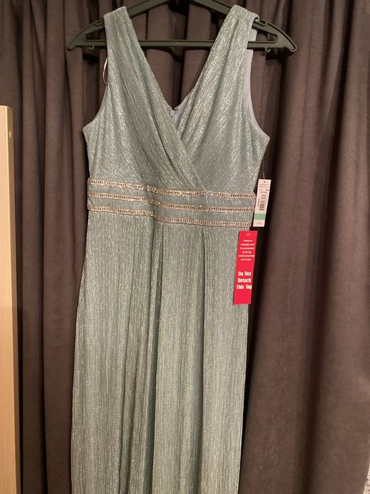 Вечірня сукня з камінцями блискучими