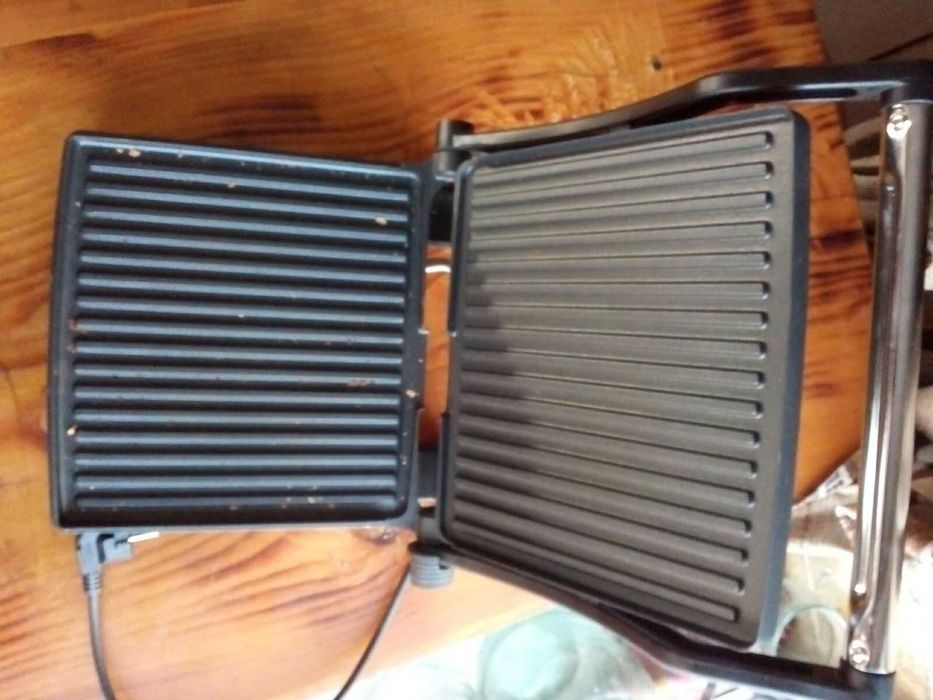 Прижимний гриль, бутербродниця