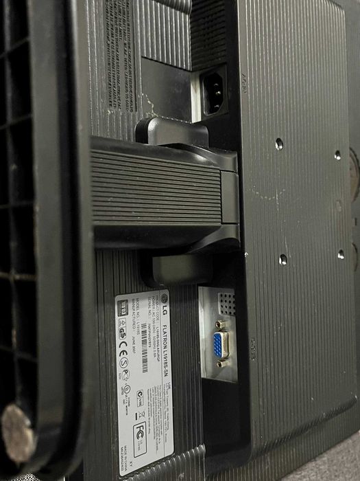 Монітор 19" LG Flatron L1918S-SN