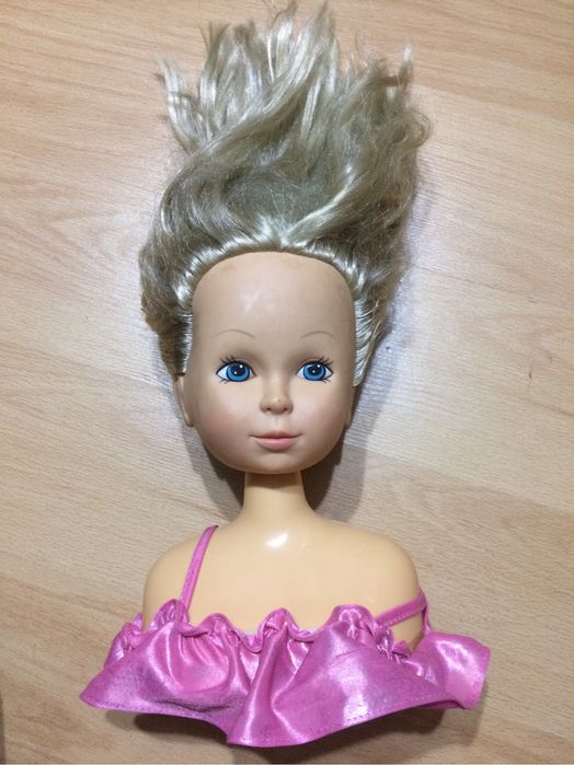 Boneca / busto para pentear