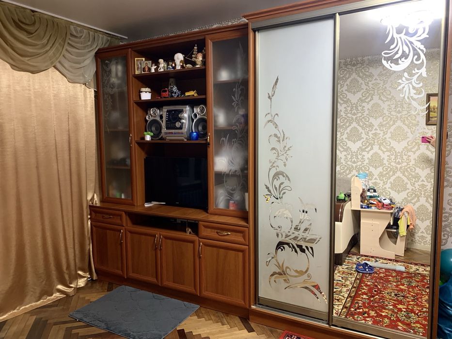 Продам стінку у вітальню