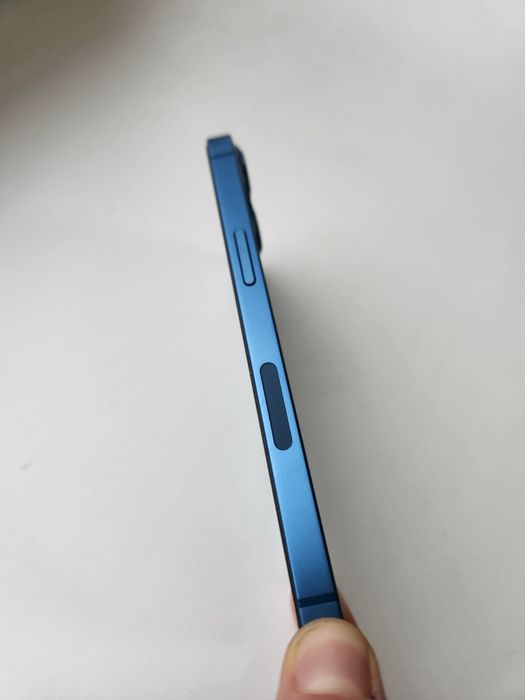 Продам 13 айфон