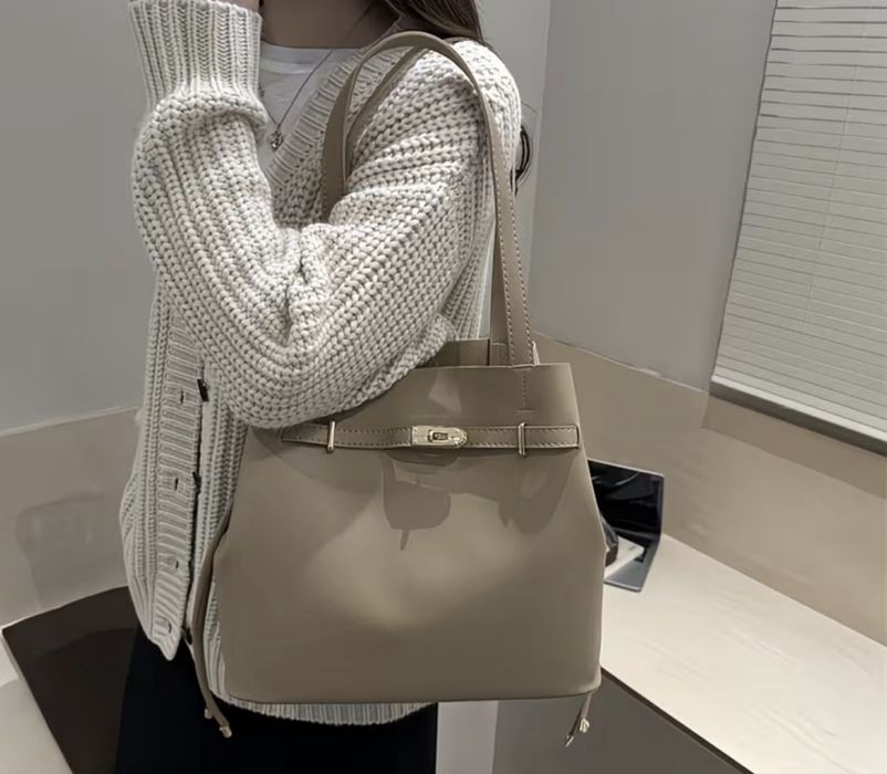 Сумка бежевая новая тоут