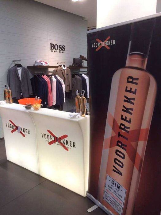 Balcão de bar com luz