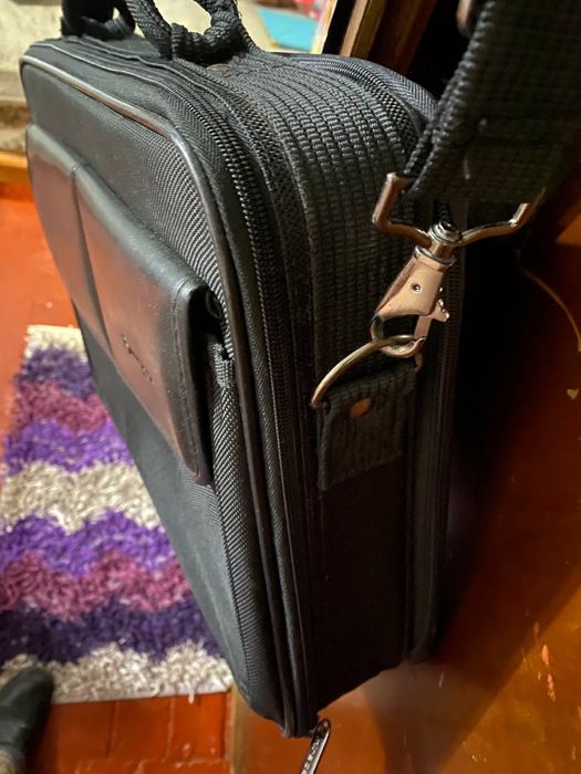 Сумка для ноутбука плотна