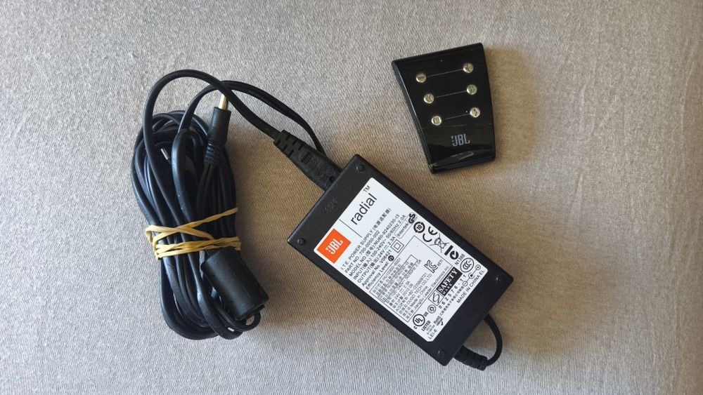 Coluna de Som JBL  modelo Radial tamanho Original com Comando e Acessórios Originais