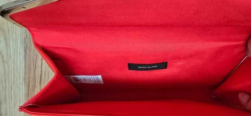 Elegancka kopertówka w kolorze koralu