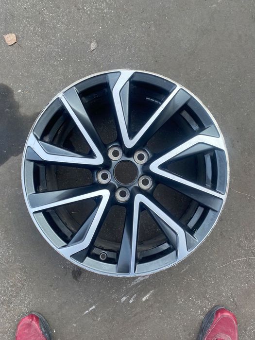 TOYOTA COROLLA E21 Touring sport AURIS  CAMRY ORYGINALNA ! felga aluminiowa 18 cali.   8 J x 18  8Jx18  5x114.3 5 x 114.3 ET40 is 40  CH-R RAV-4   Nr.magazynowy: 032624