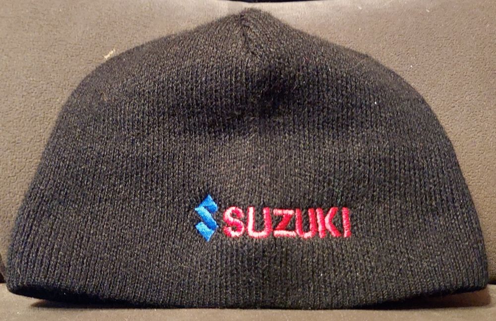 GRATIS. Czapka zimowa Suzuki, czarna