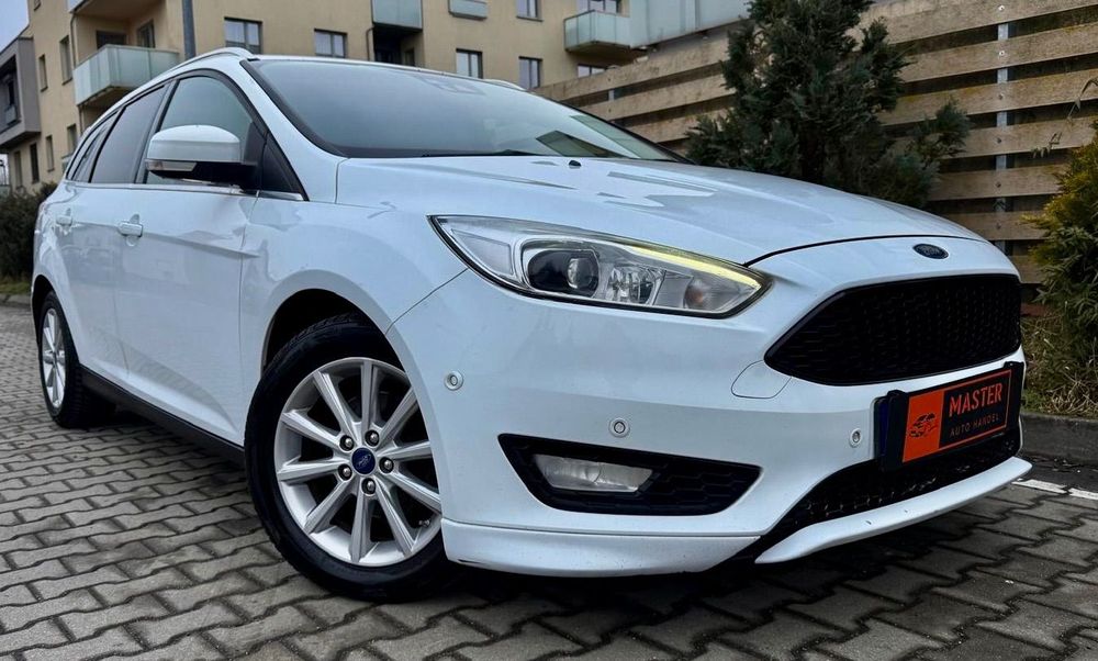 Ford Focus Titanium BiXenon Zadbany Sync Navi Czujniki Parkowania