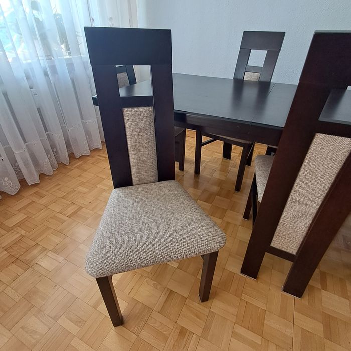 Stół + 6 krzeseł + inne