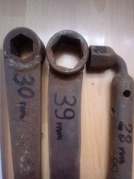 Narzędzia z PRL  i kleszcze do blachy