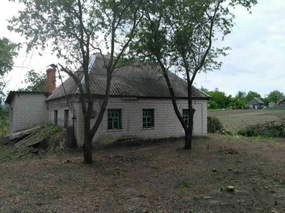 Продається будинок під реконструкцію в с. Мошни