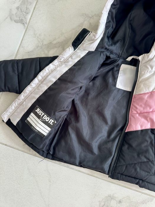 Продам куртку, курточку, пуховик nike